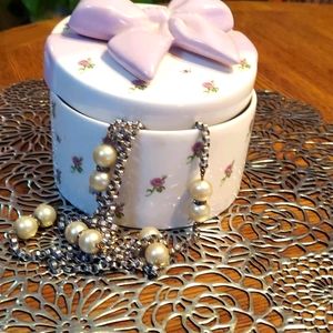Ceramic Pretty jewelry keepsake box